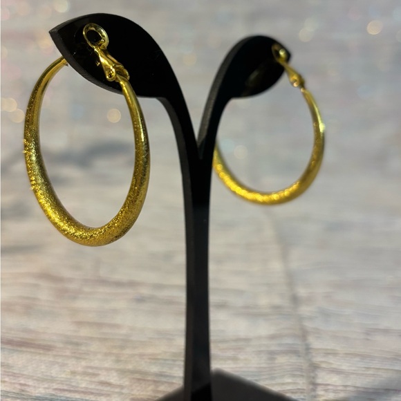 Elegant Gold Hoop Earrings - Picture 2 of 3